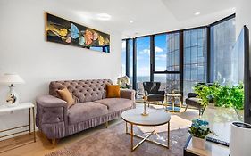 High Rise Southbank Luxury Apt